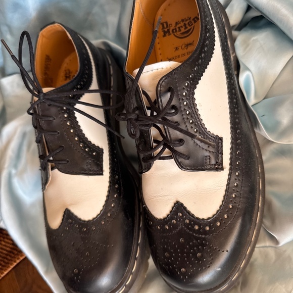 Dr. Martens Bex Brogue Shoes Black White Wingtip Oxford England US •M 8,W10. main image 16
